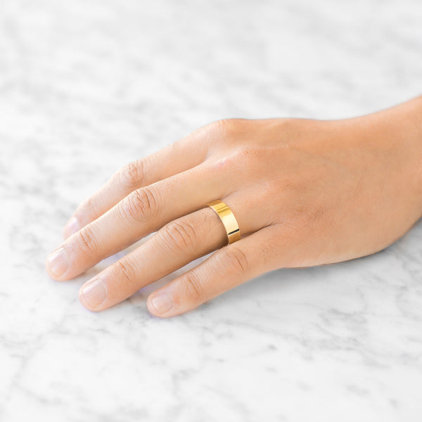 Flat Polished Band in 18k Yellow Gold (6mm)