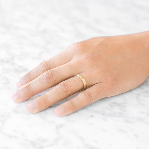 Classic Dome Hammered Satin Band in 18k Yellow Gold (4mm)